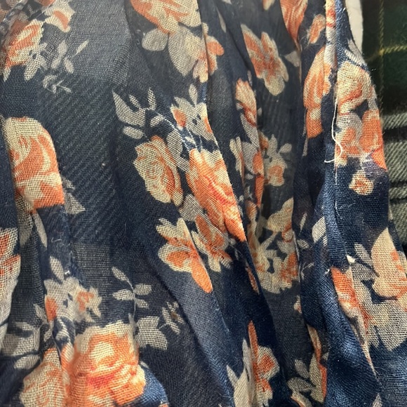 Scarf bundle of 9 - Picture 5 of 10